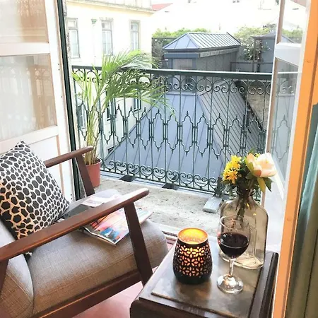 Charming Chiado 2bedr W/balcony And View * Lisboa