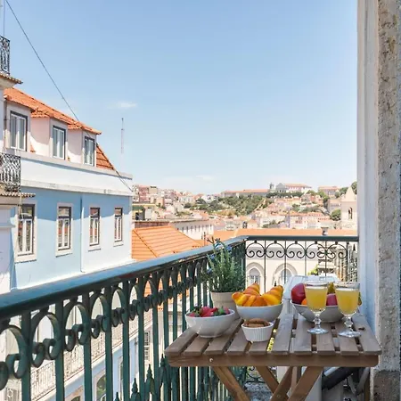 Charming Chiado 2bedr W/balcony And View Daire Lisboa