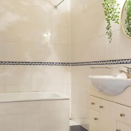 Charming Chiado 2bedr W/balcony And View