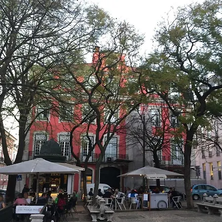 Apartment Charming Chiado 2bedr W/balcony And View *