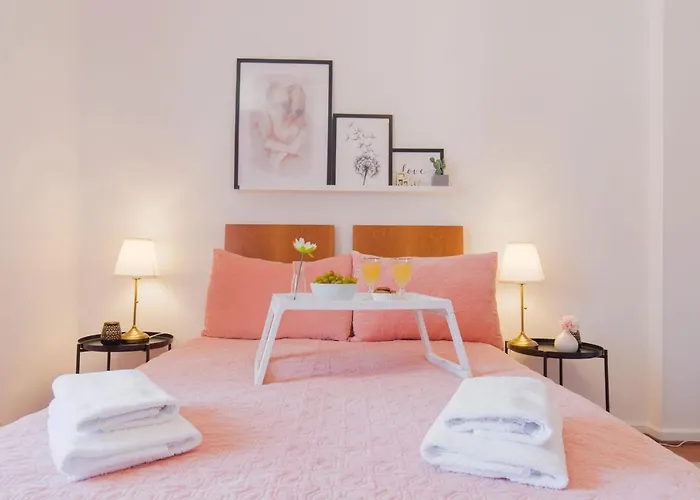 Apartment Charming Chiado 2bedr W/balcony And View Lisbon