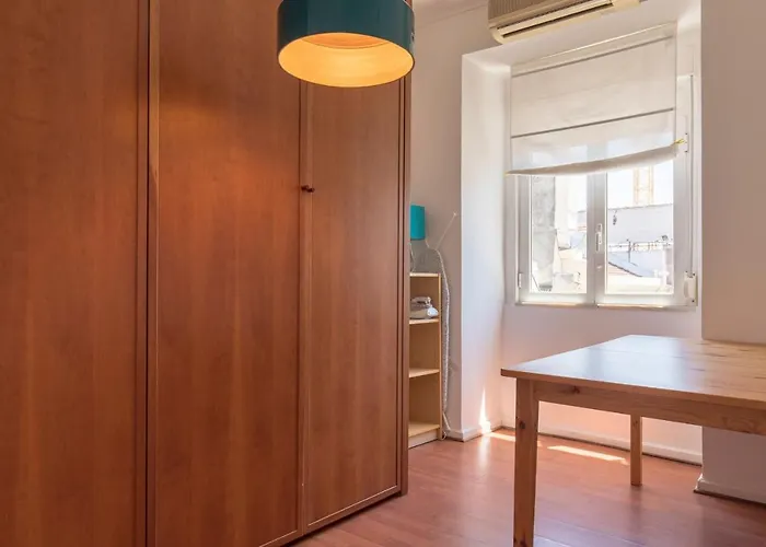 Apartment Charming Chiado 2bedr W/balcony And View Lisbon